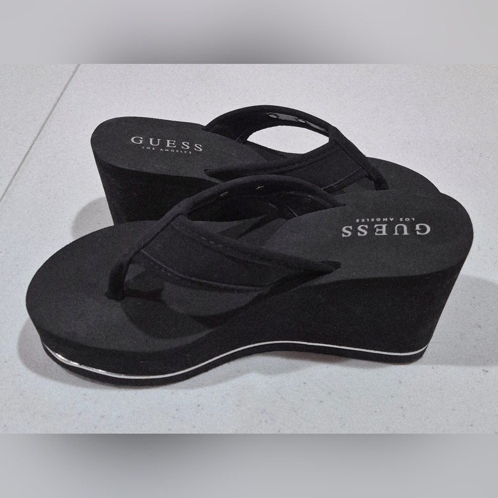 *NWOT* Guess Black Platform Sandals with Silver Charm - 5M - Picture 2 of 5
